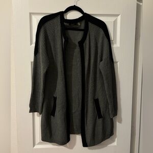 DEX Grey & Black cardigan. Front pockets. Size L
Measurements  in photos.